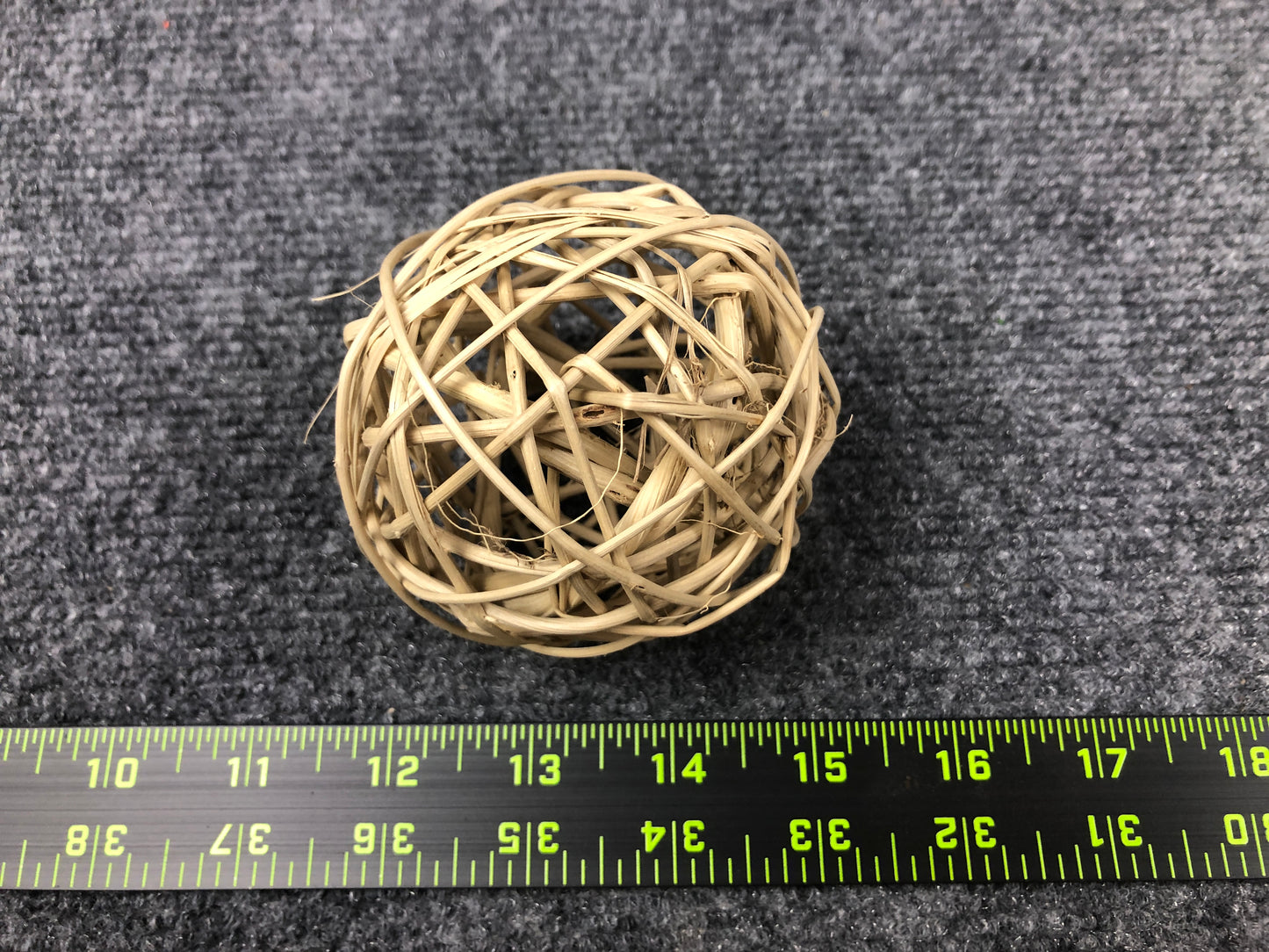 4135  Woven Vine Ball - Medium